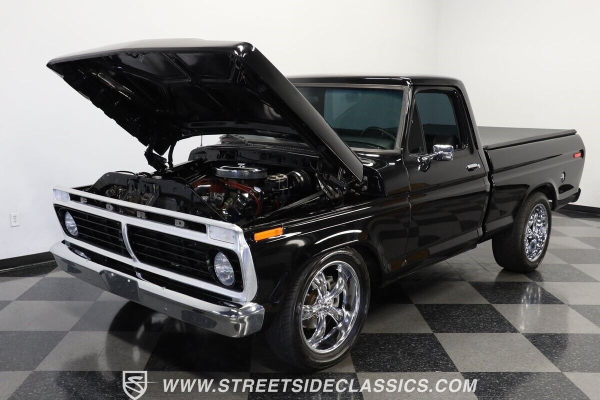 Ford-F-100-1975-Pickup-Truck-29