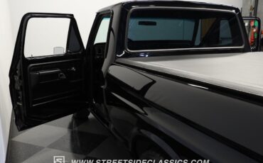 Ford-F-100-1975-Pickup-Truck-32