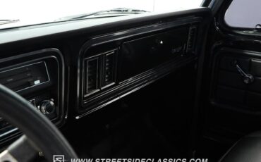 Ford-F-100-1975-Pickup-Truck-38