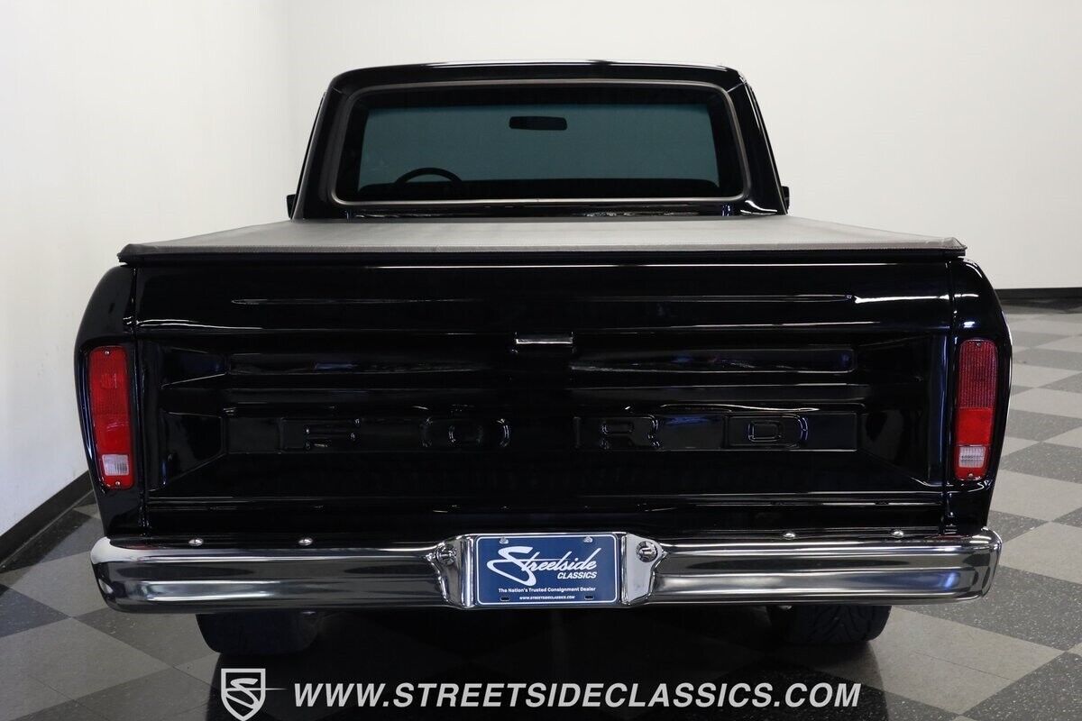 Ford-F-100-1975-Pickup-Truck-8