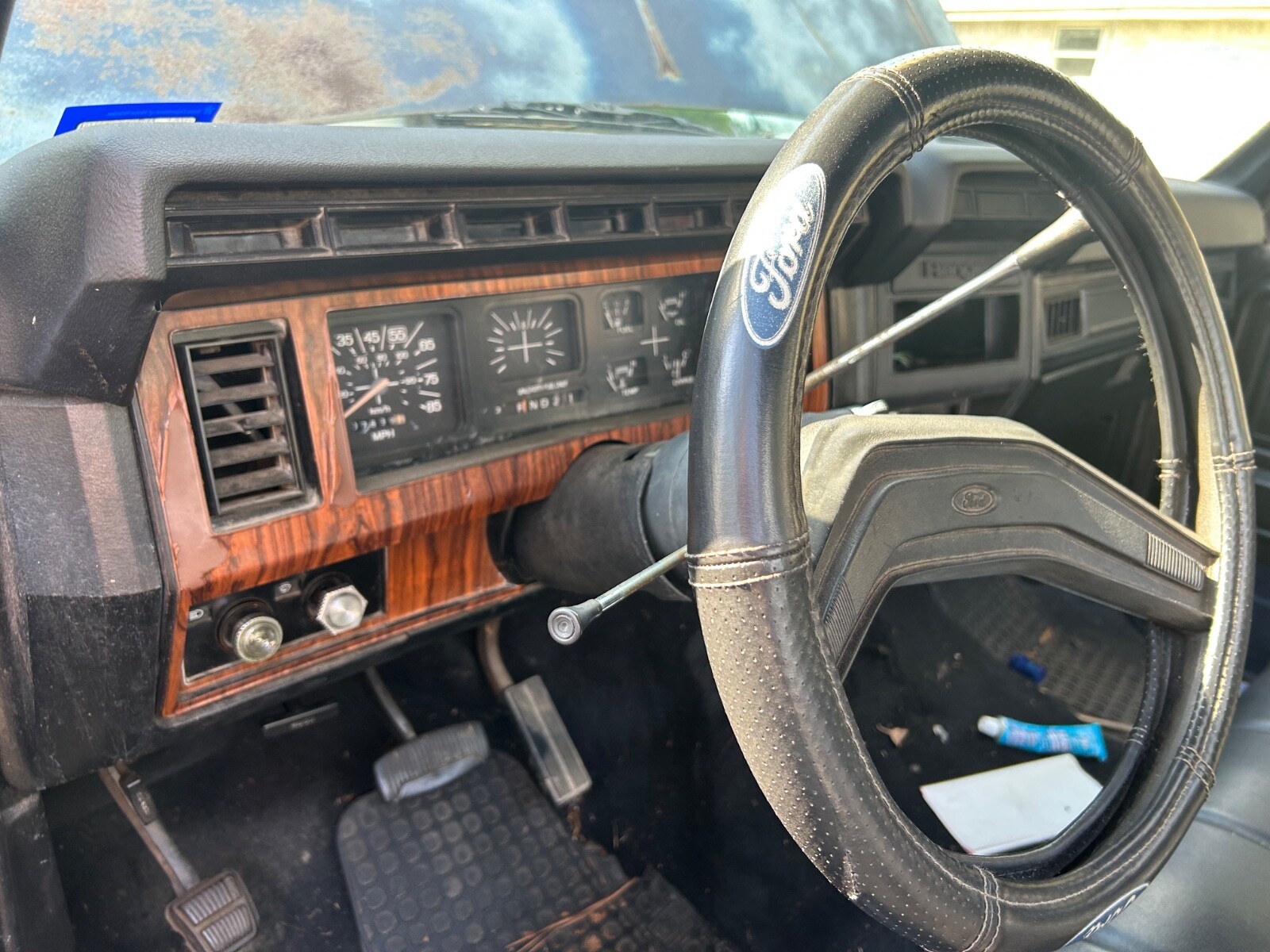 Ford-F-100-1981-Standard-Cab-Pickup-1