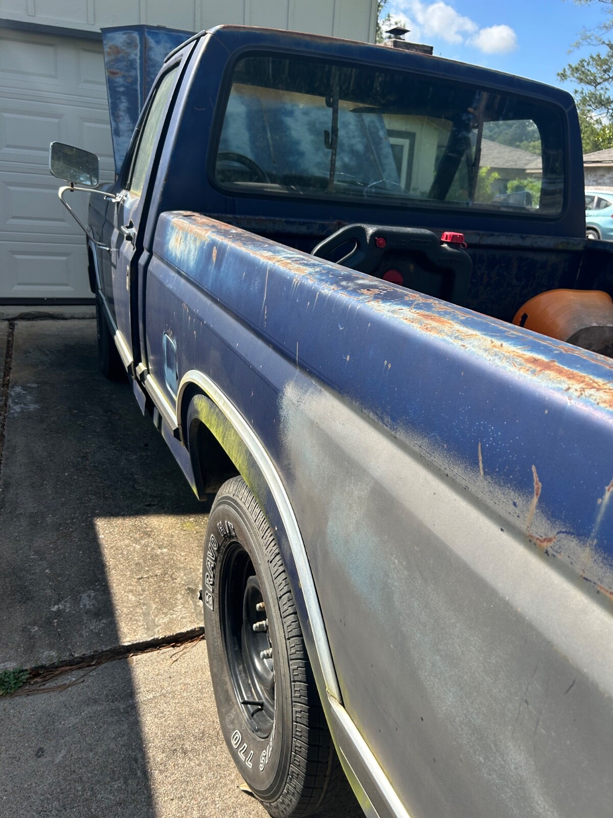 Ford-F-100-1981-Standard-Cab-Pickup-6