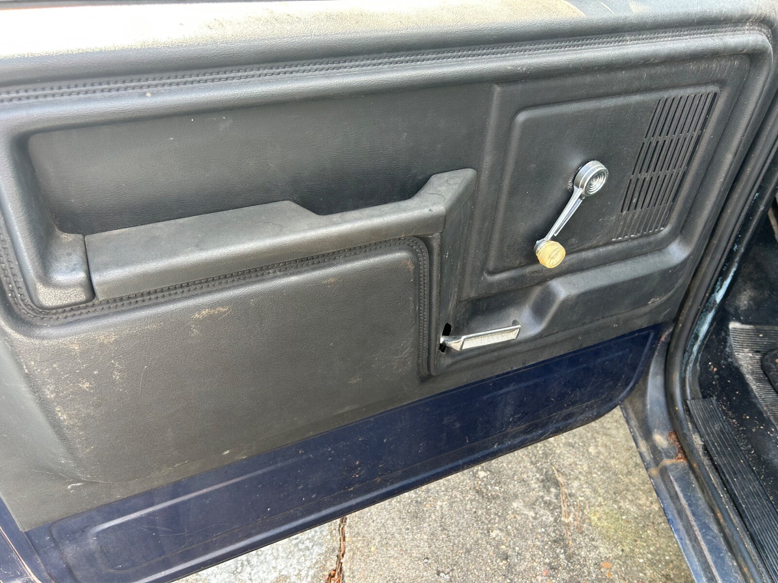Ford-F-100-1981-Standard-Cab-Pickup-7