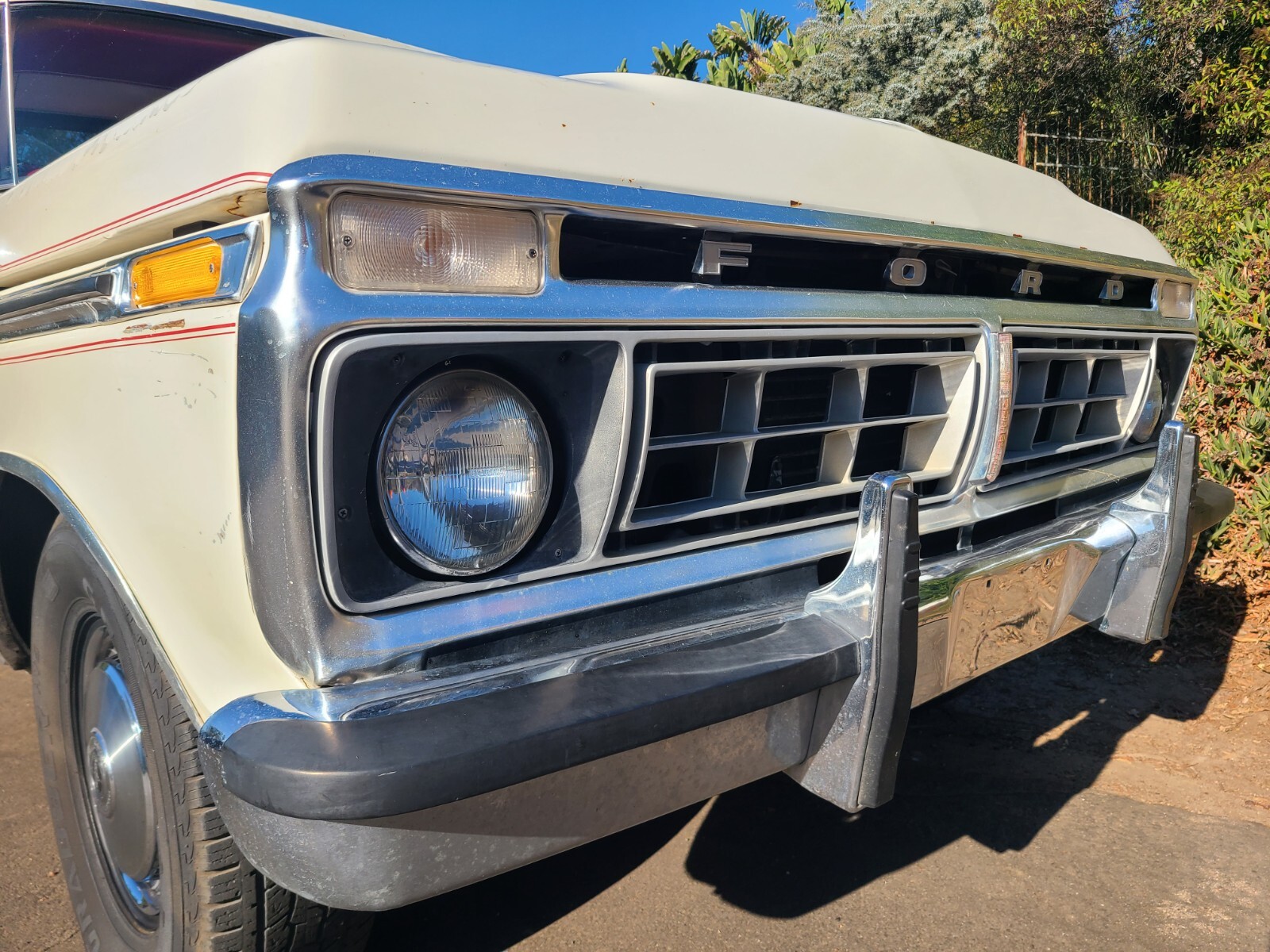 Ford-F-150-1976-Standard-Cab-Pickup-10