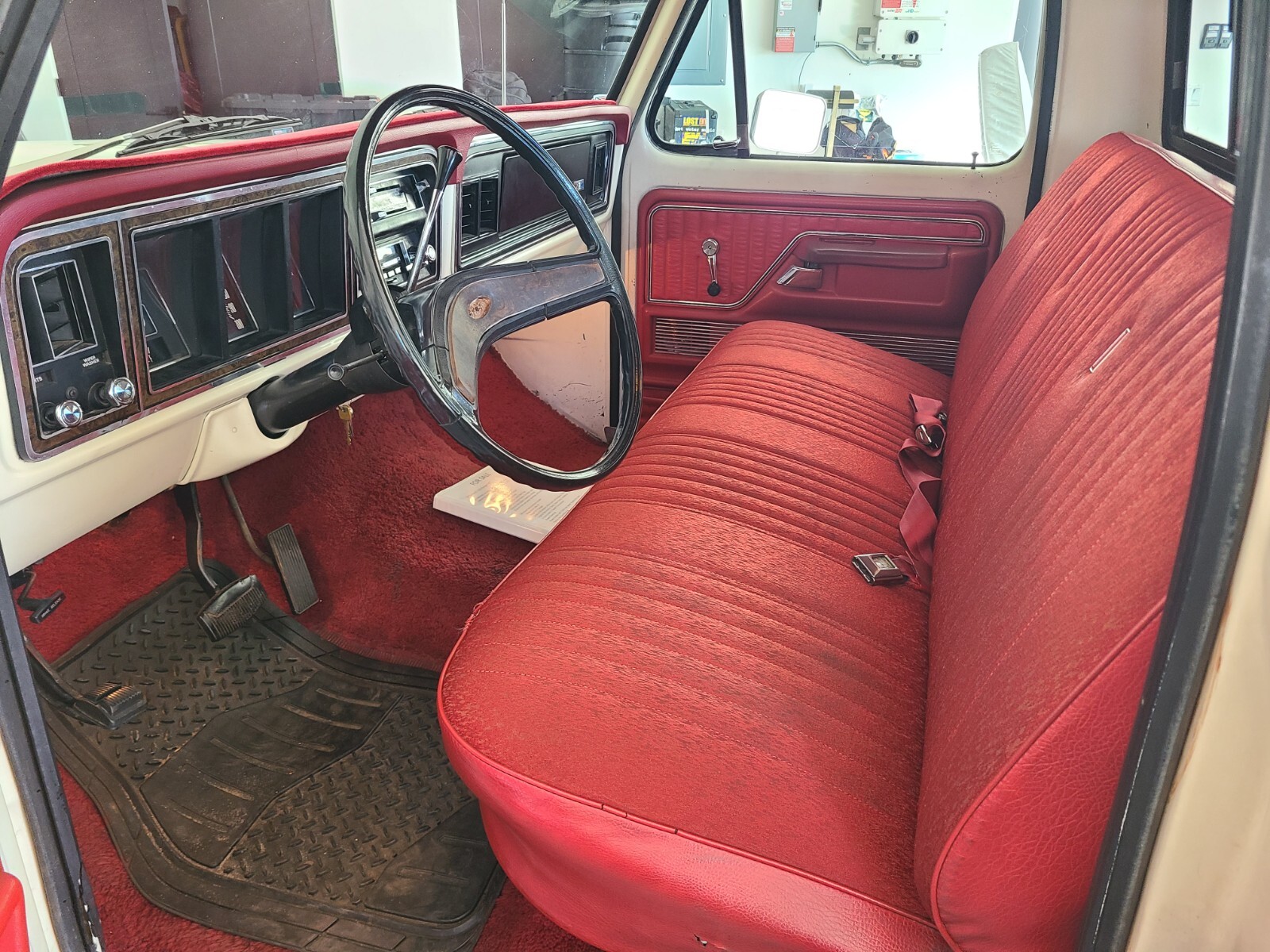 Ford-F-150-1976-Standard-Cab-Pickup-14