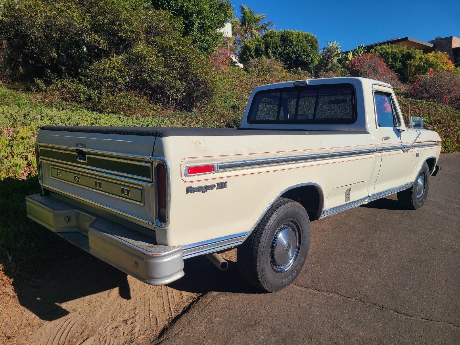 Ford-F-150-1976-Standard-Cab-Pickup-7