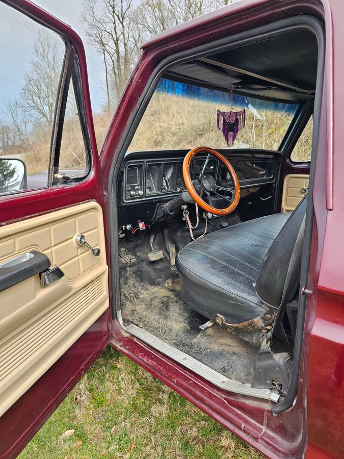 Ford-F-150-1976-red-10