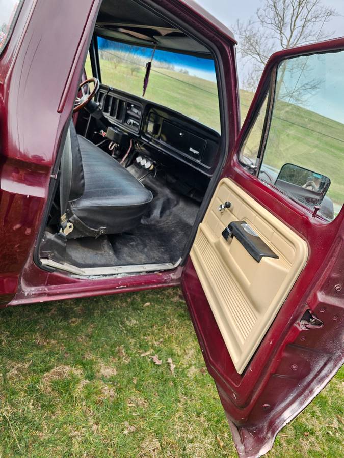 Ford-F-150-1976-red-4