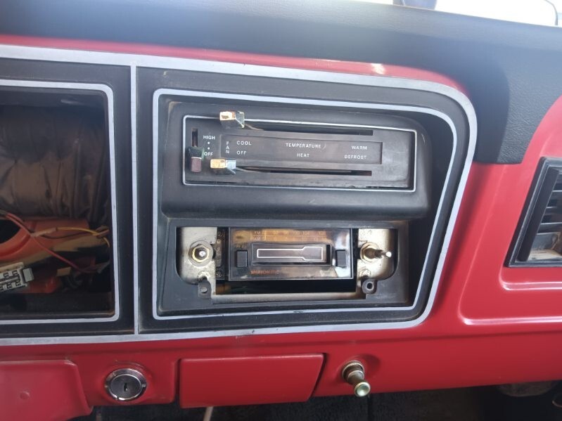 Ford-F-150-1977-Standard-Cab-Pickup-12