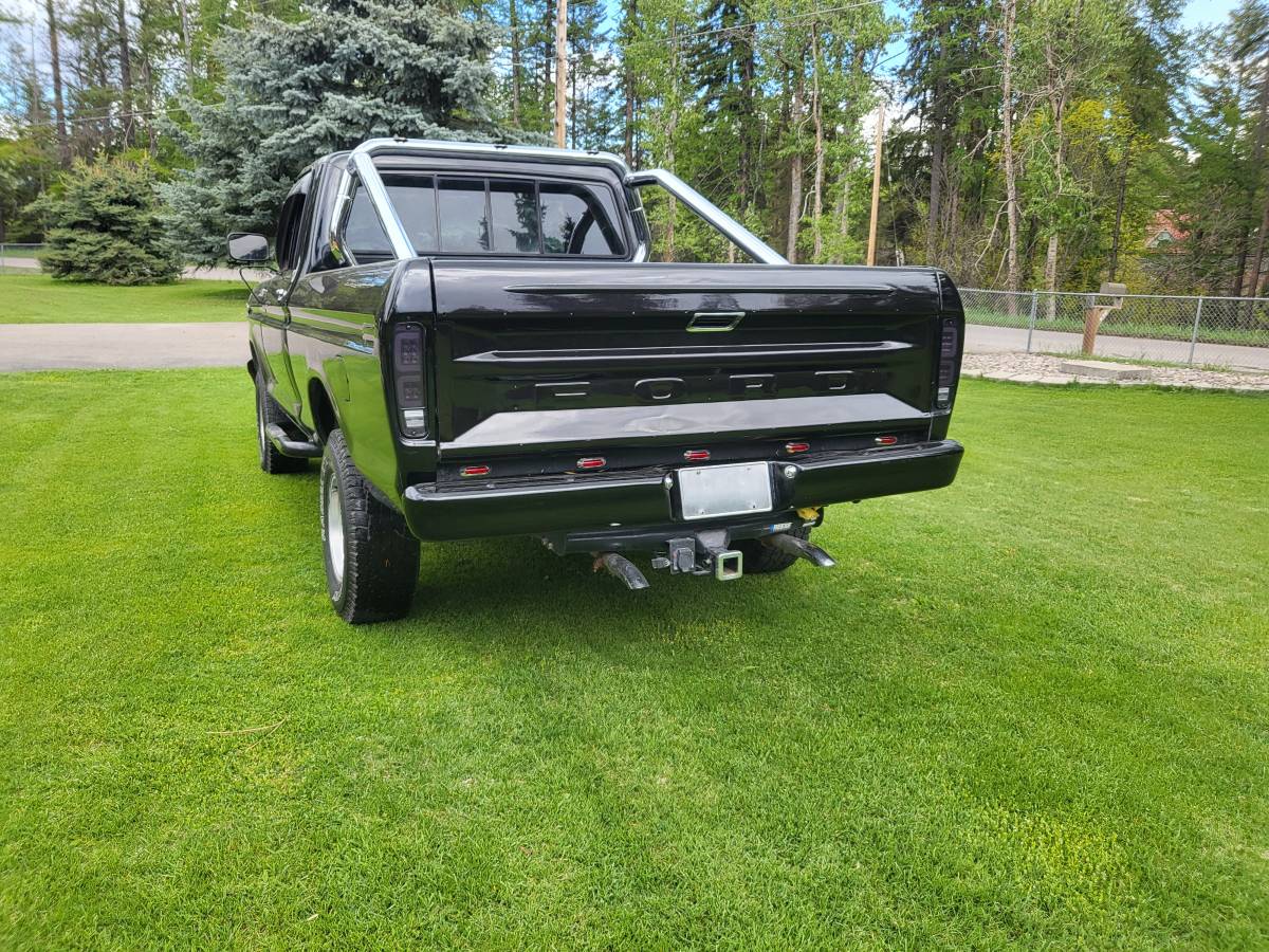 Ford-F-150-1978-black-2
