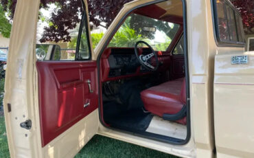 Ford-F-150-1985-Standard-Cab-Pickup-1
