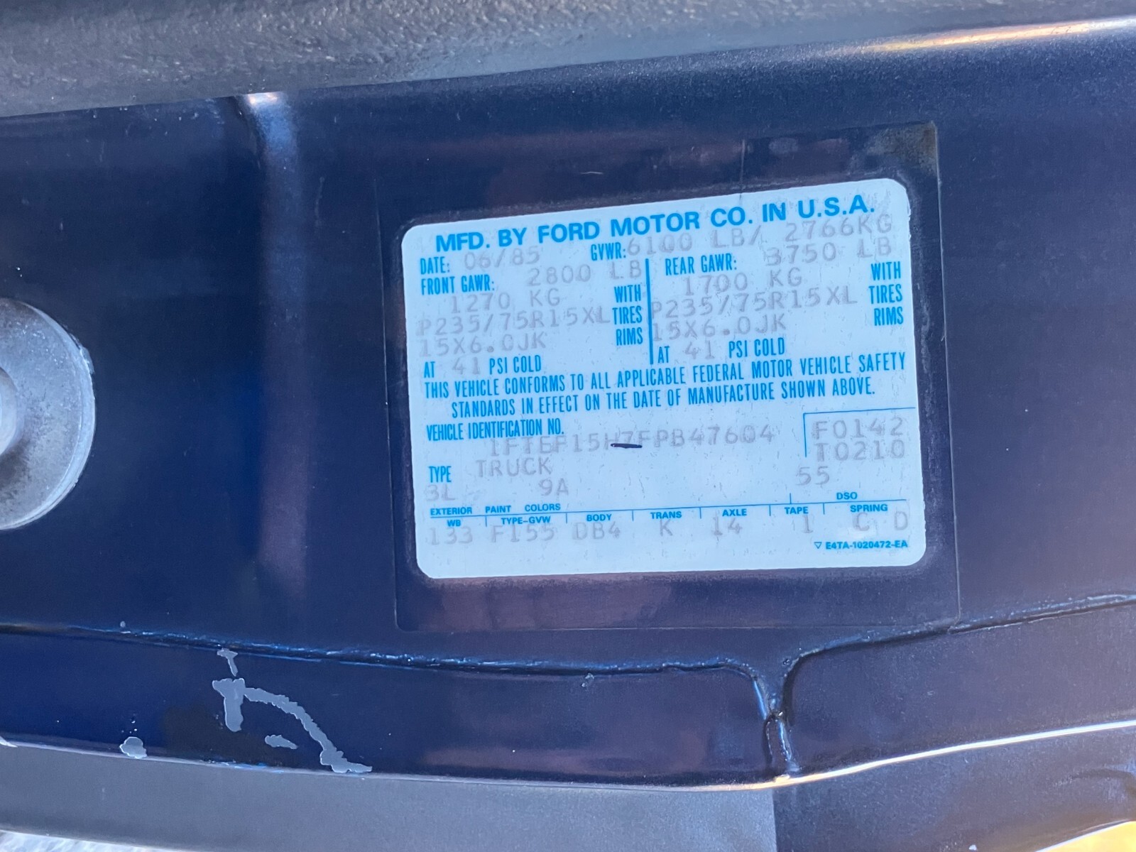 Ford-F-150-1985-Standard-Cab-Pickup-13
