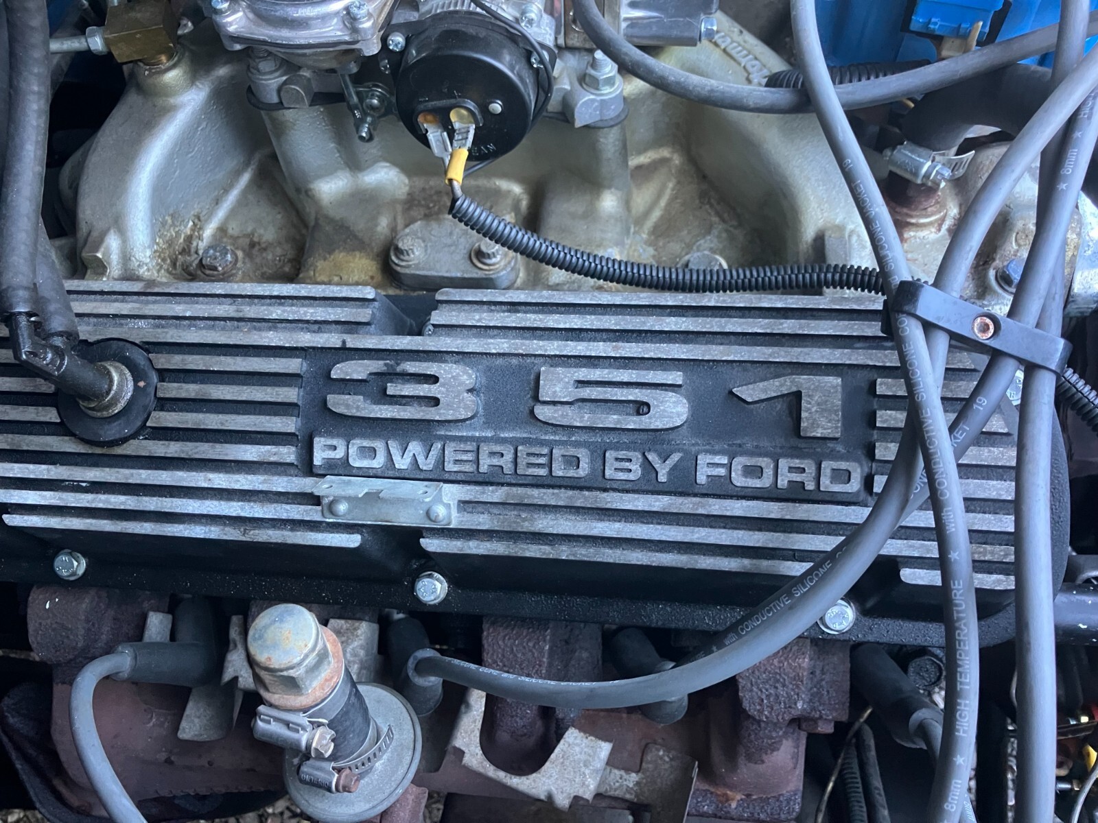 Ford-F-150-1985-Standard-Cab-Pickup-16