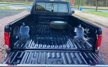 Ford-F-150-1985-Standard-Cab-Pickup-4