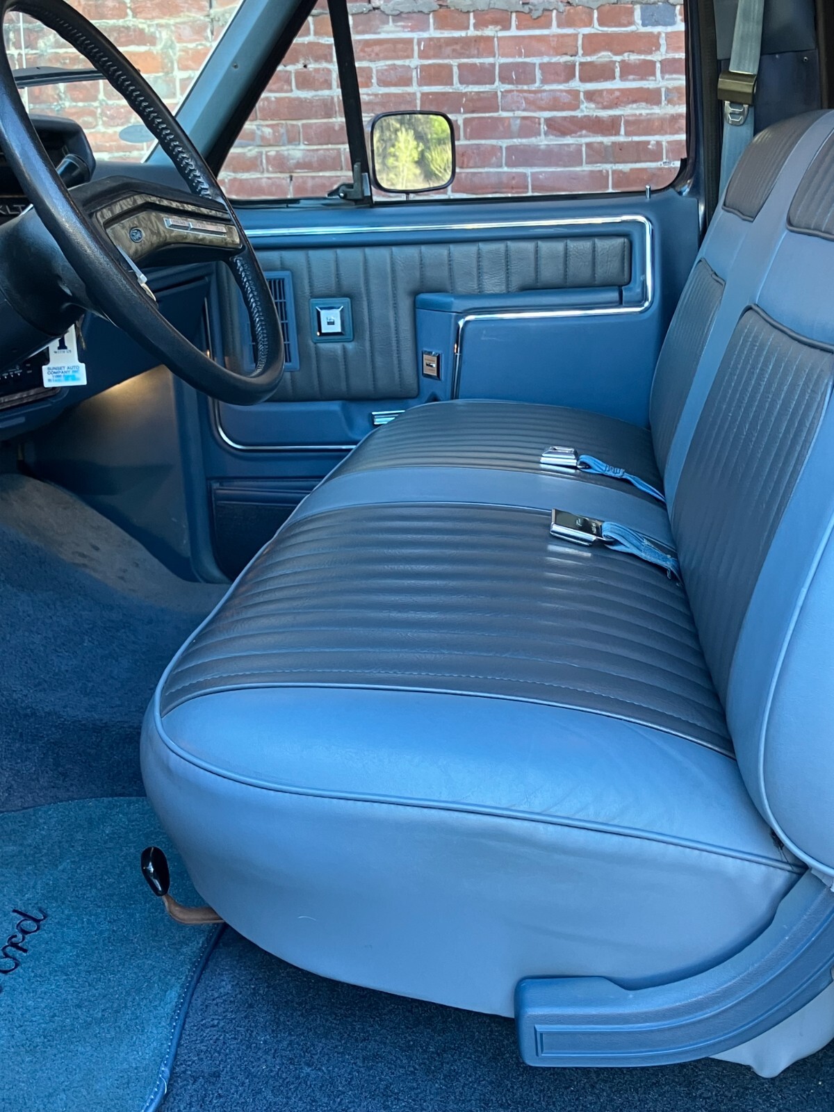 Ford-F-150-1985-Standard-Cab-Pickup-5