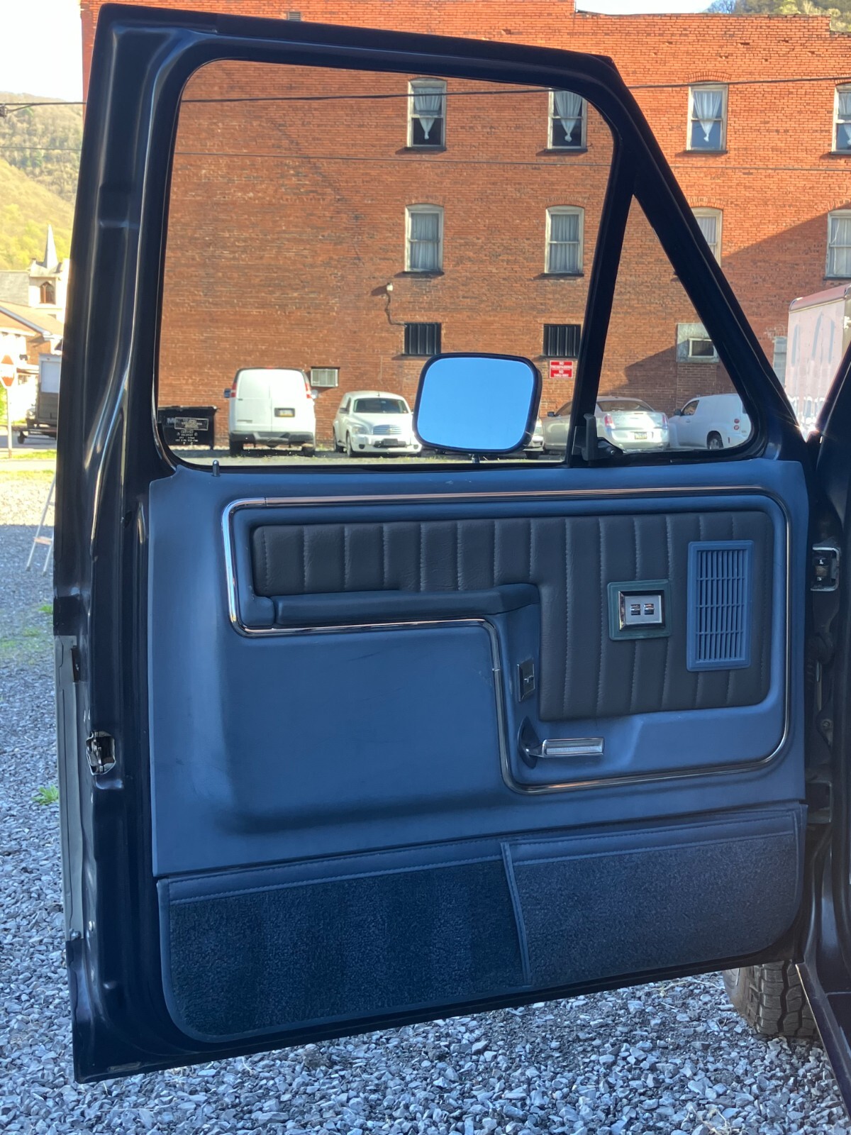 Ford-F-150-1985-Standard-Cab-Pickup-6