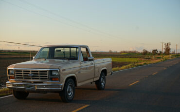 Ford-F-150-1985-Standard-Cab-Pickup-6