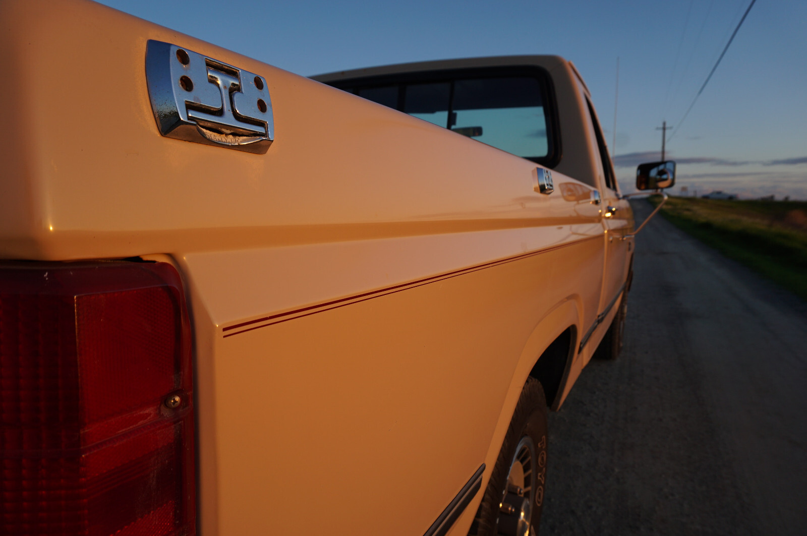 Ford-F-150-1985-Standard-Cab-Pickup-7