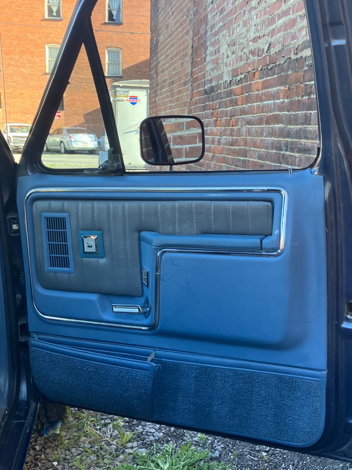 Ford-F-150-1985-Standard-Cab-Pickup-8