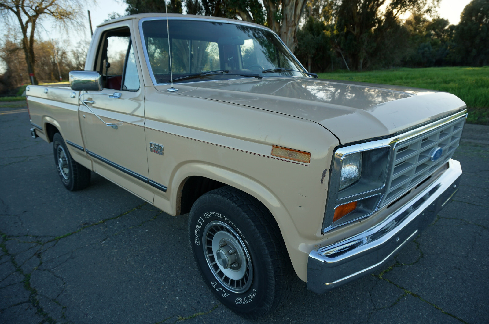 Ford-F-150-1985-Standard-Cab-Pickup-8