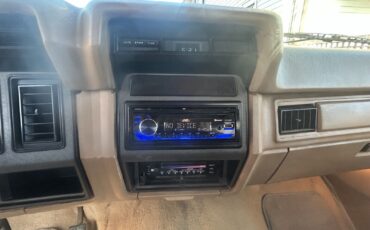 Ford-F-150-1986-35