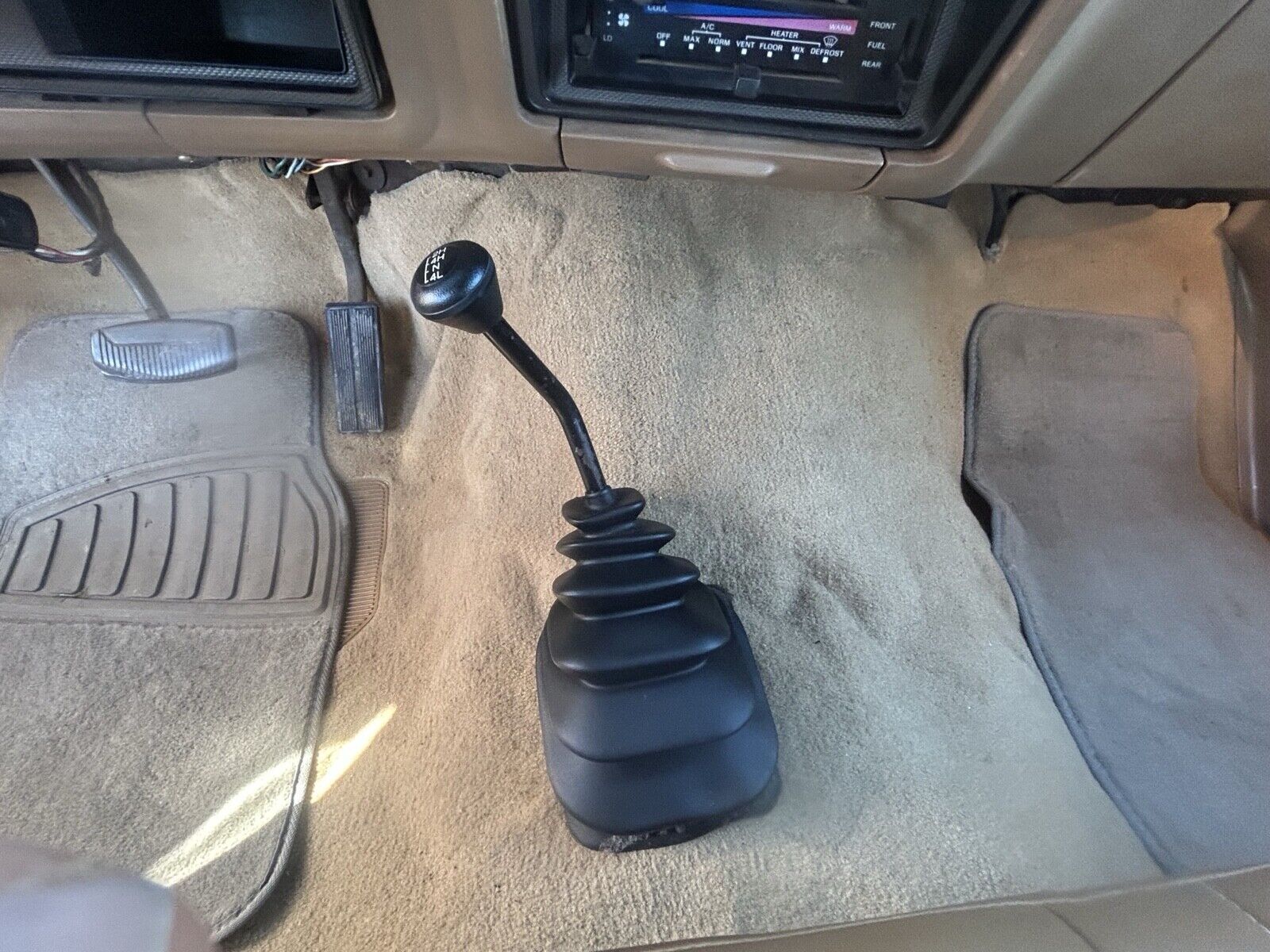 Ford-F-150-1986-36
