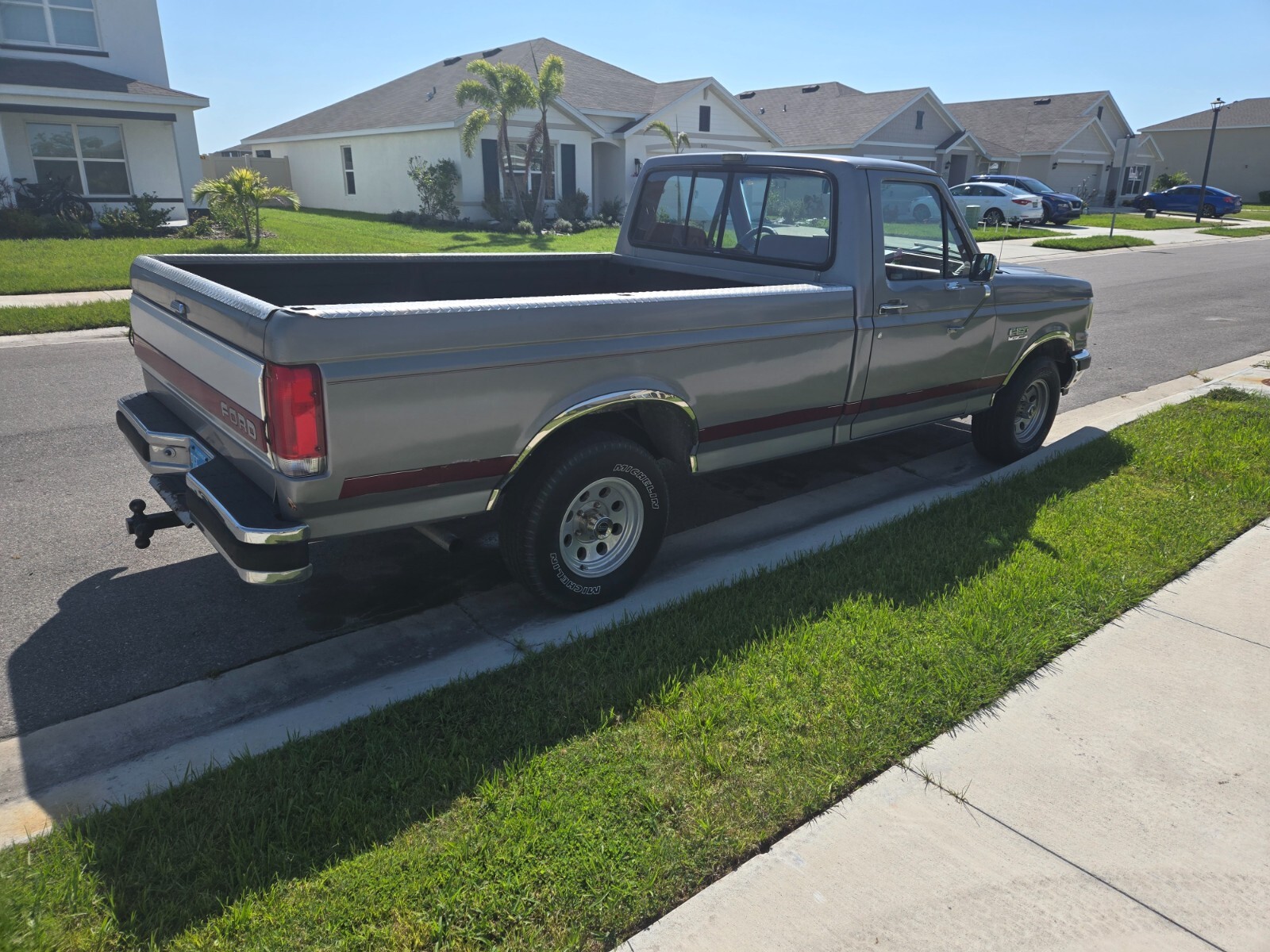 Ford-F-150-1988-Standard-Cab-Pickup-7