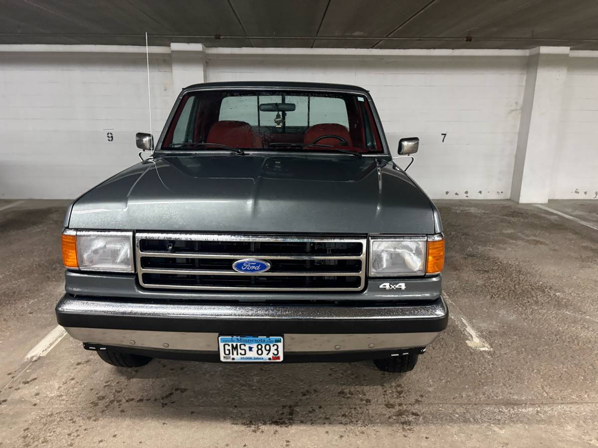 Ford-F-150-1990-grey-1