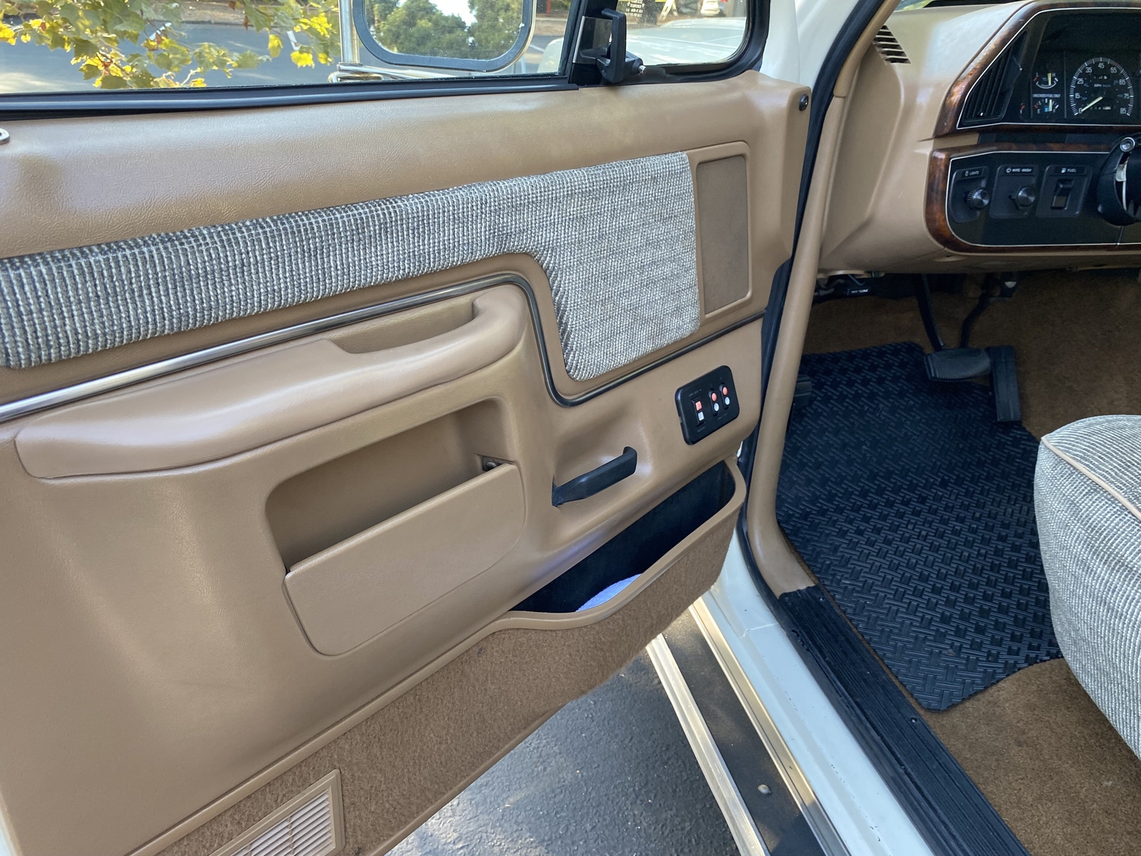 Ford-F-150-1991-Standard-Cab-Pickup-10