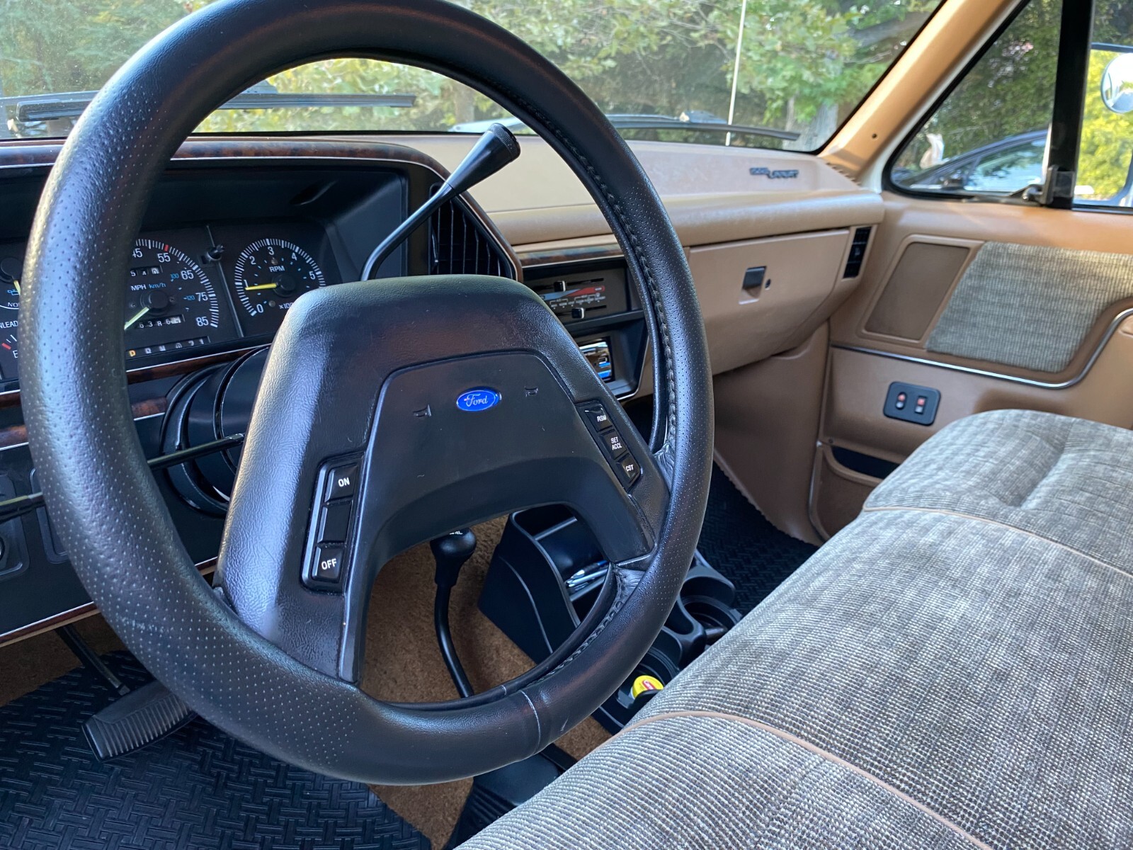 Ford-F-150-1991-Standard-Cab-Pickup-3