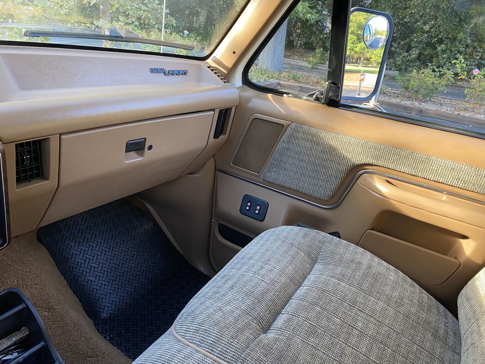 Ford-F-150-1991-Standard-Cab-Pickup-9