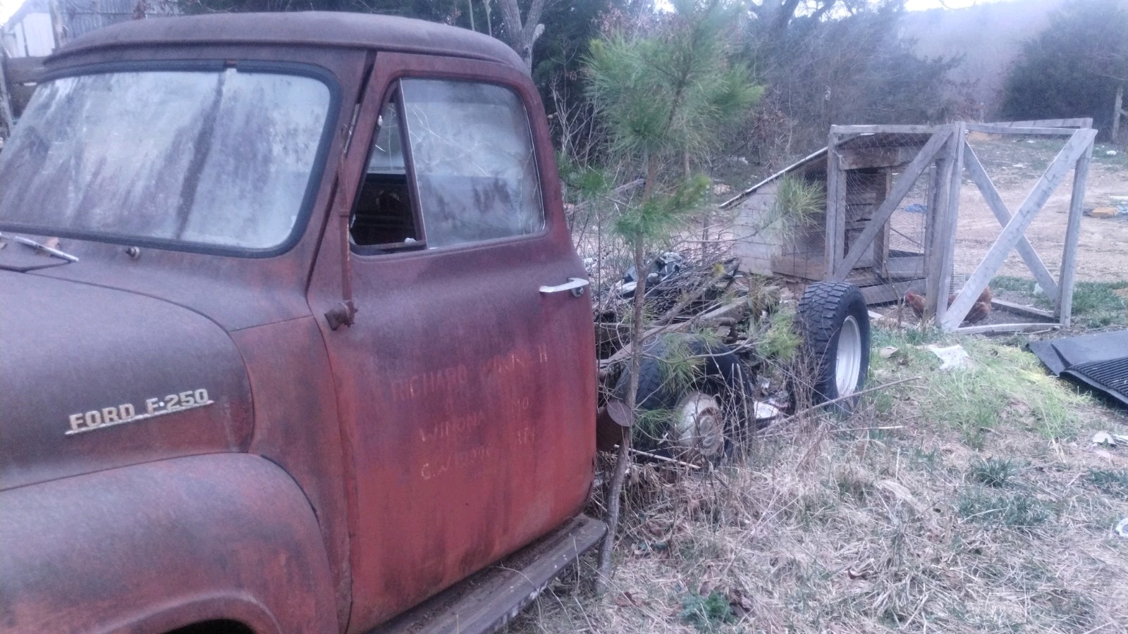 Ford F-250 1953 Cab & Chassis