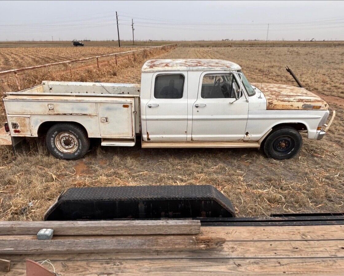 Ford F-250 1970 Crew Cab Pickup