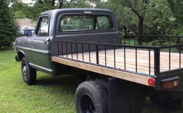 Ford-F-250-1970-grey-2