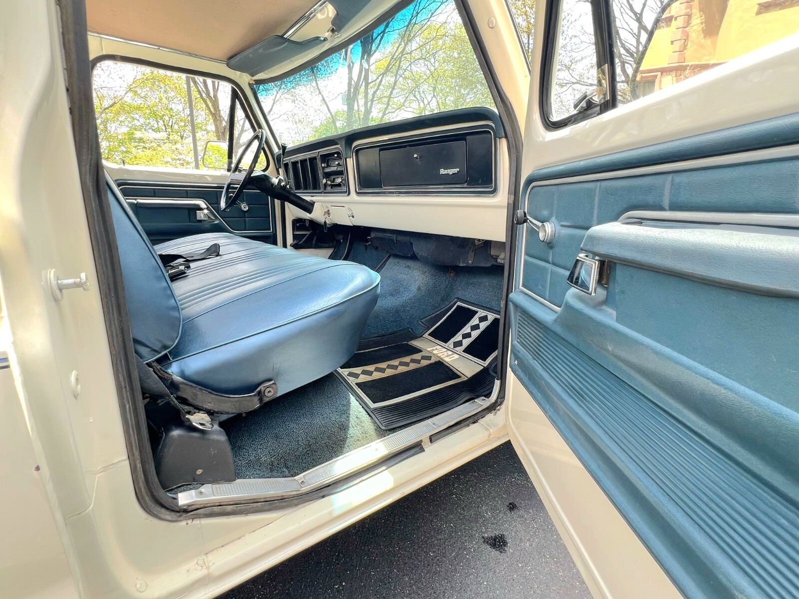 Ford-F-250-1976-13