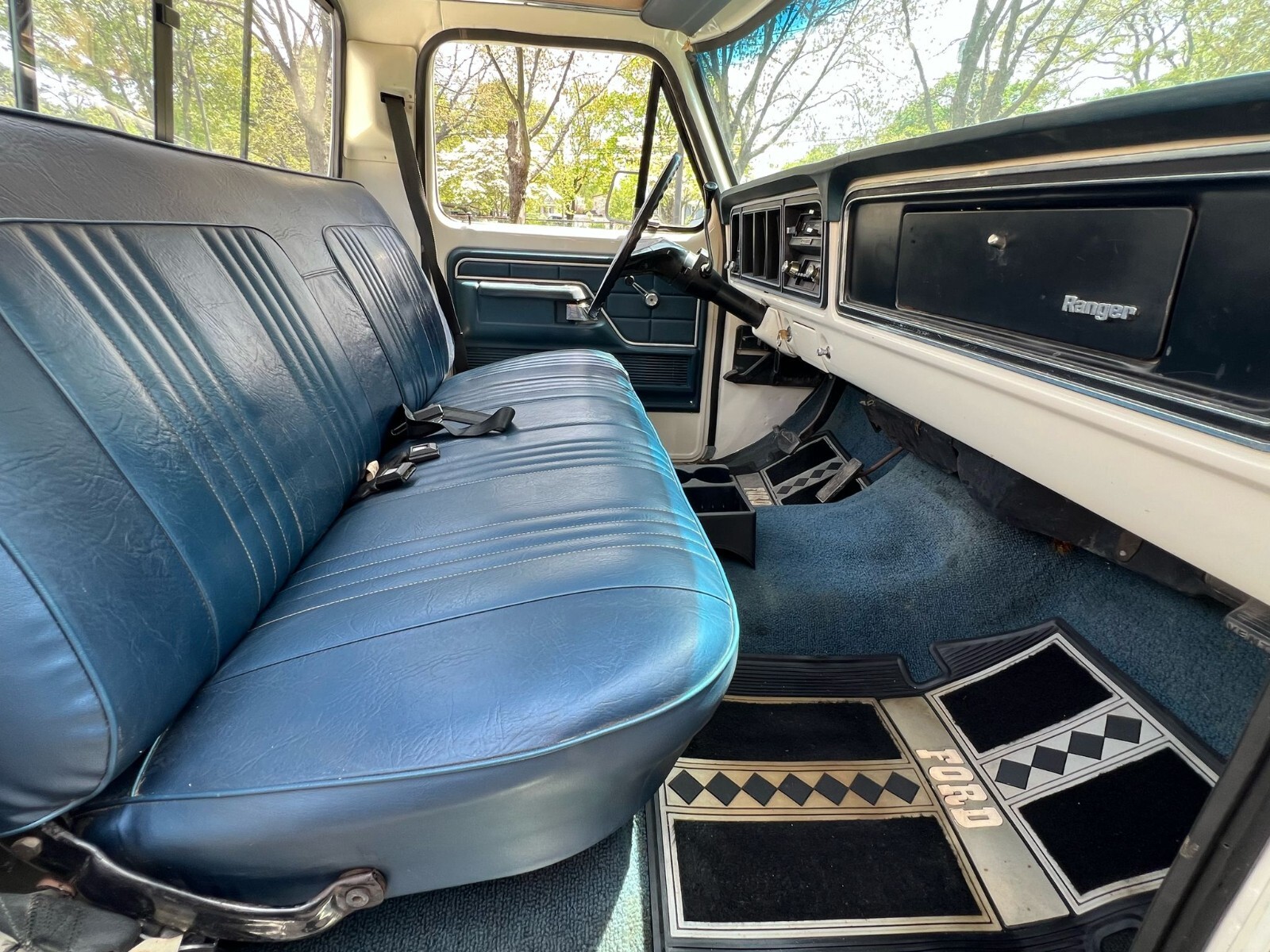 Ford-F-250-1976-15