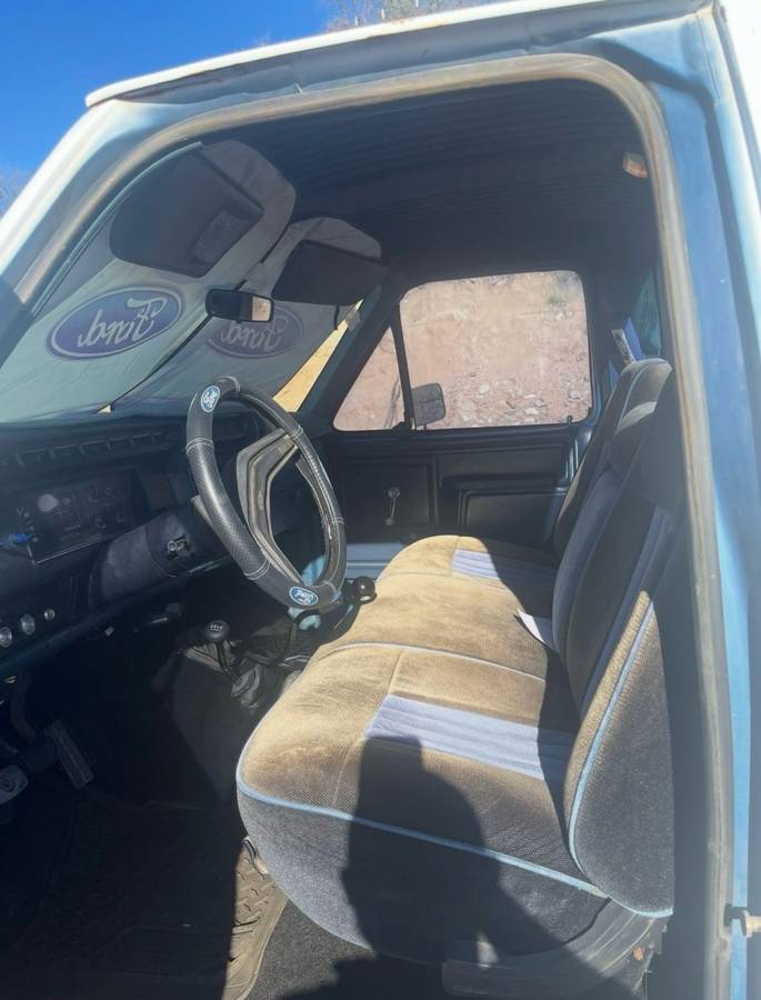 Ford-F-250-1982-white-2
