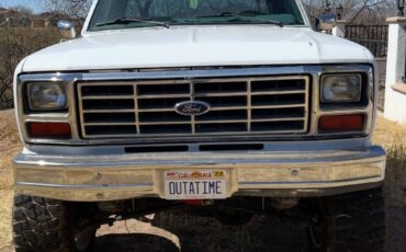 Ford-F-250-1982-white-3