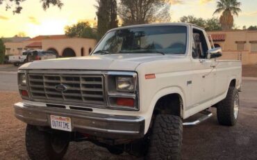 Ford-F-250-1982-white-6
