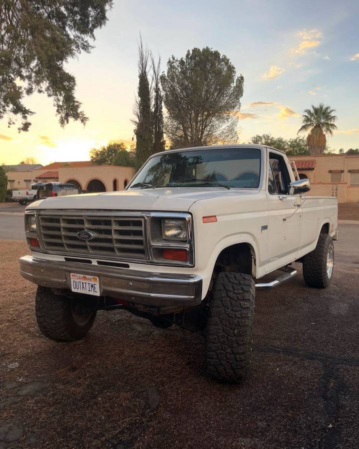 Ford-F-250-1982-white-6