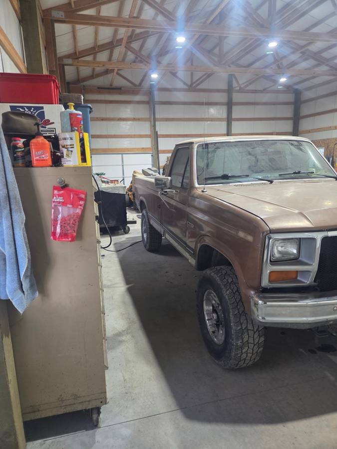 Ford-F-250-diesel-1985-3