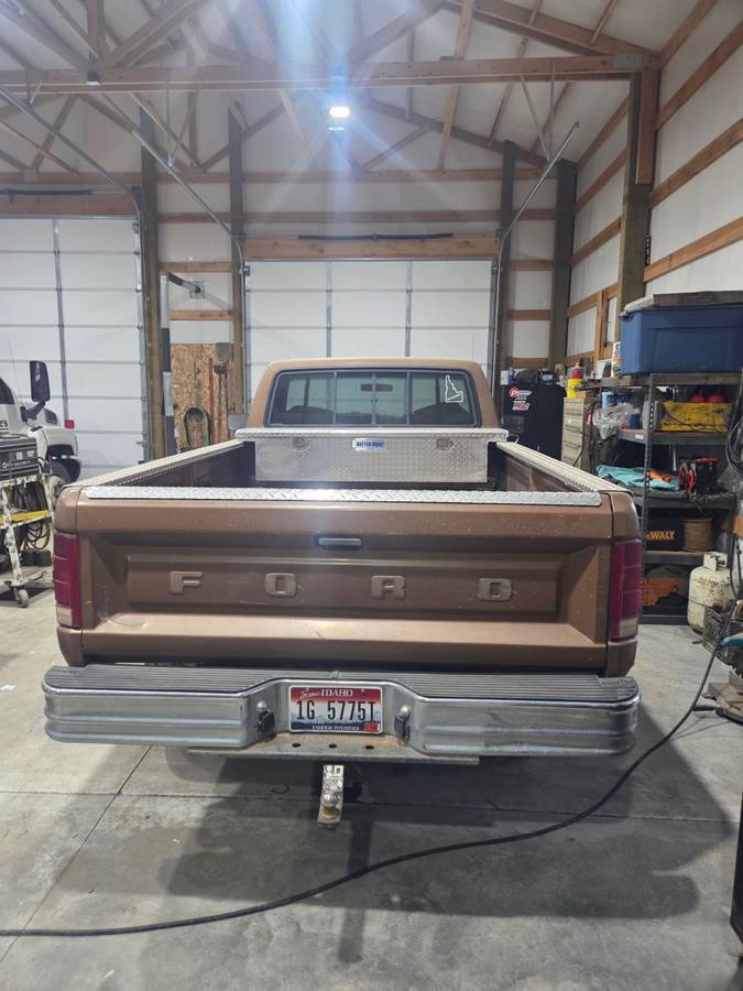 Ford-F-250-diesel-1985-4