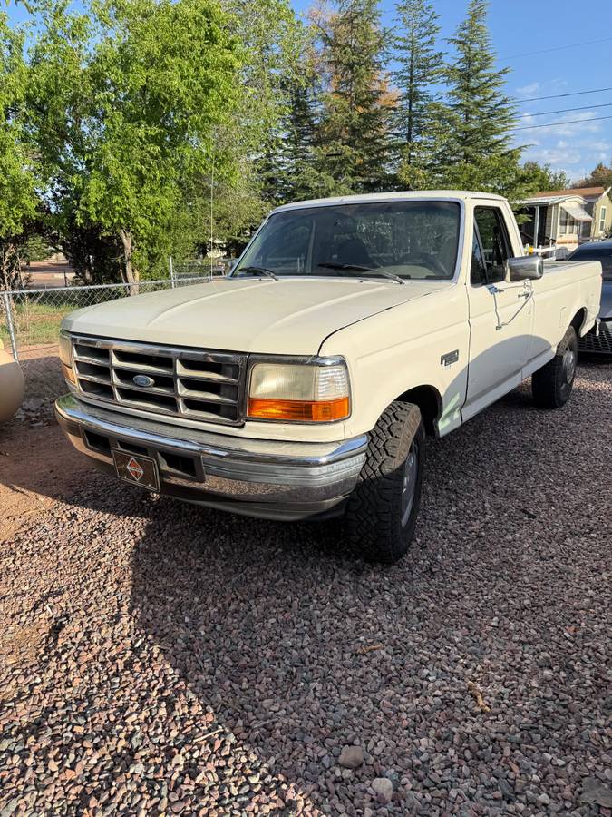 Ford-F-250-diesel-1993-white