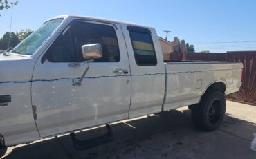Ford-F-250-diesel-1995-white-1