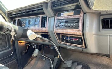 Ford-F-250-xl-1985-silver-10