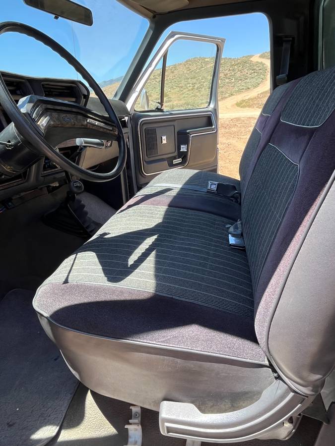 Ford-F-250-xl-1985-silver-12