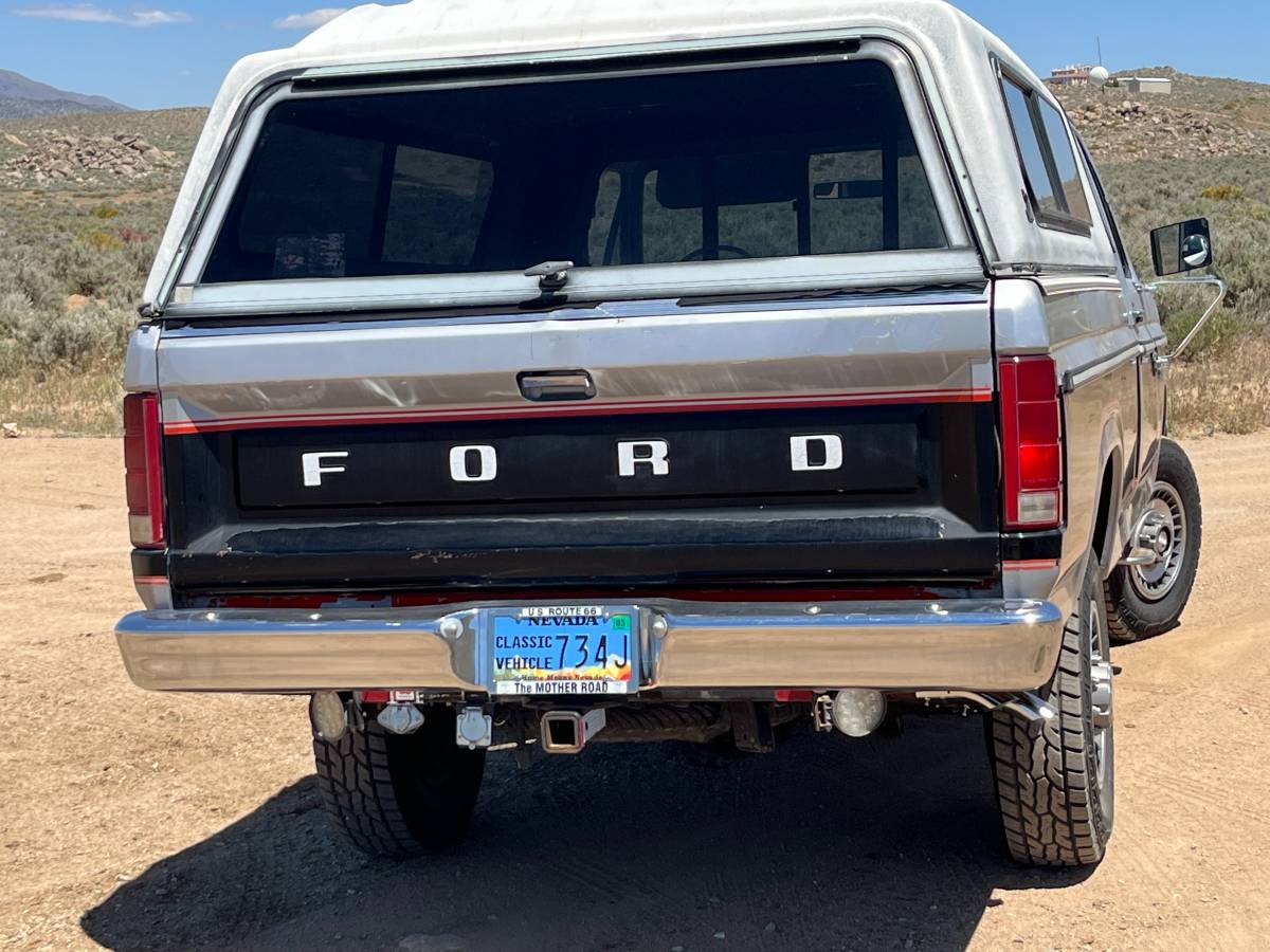 Ford-F-250-xl-1985-silver-3