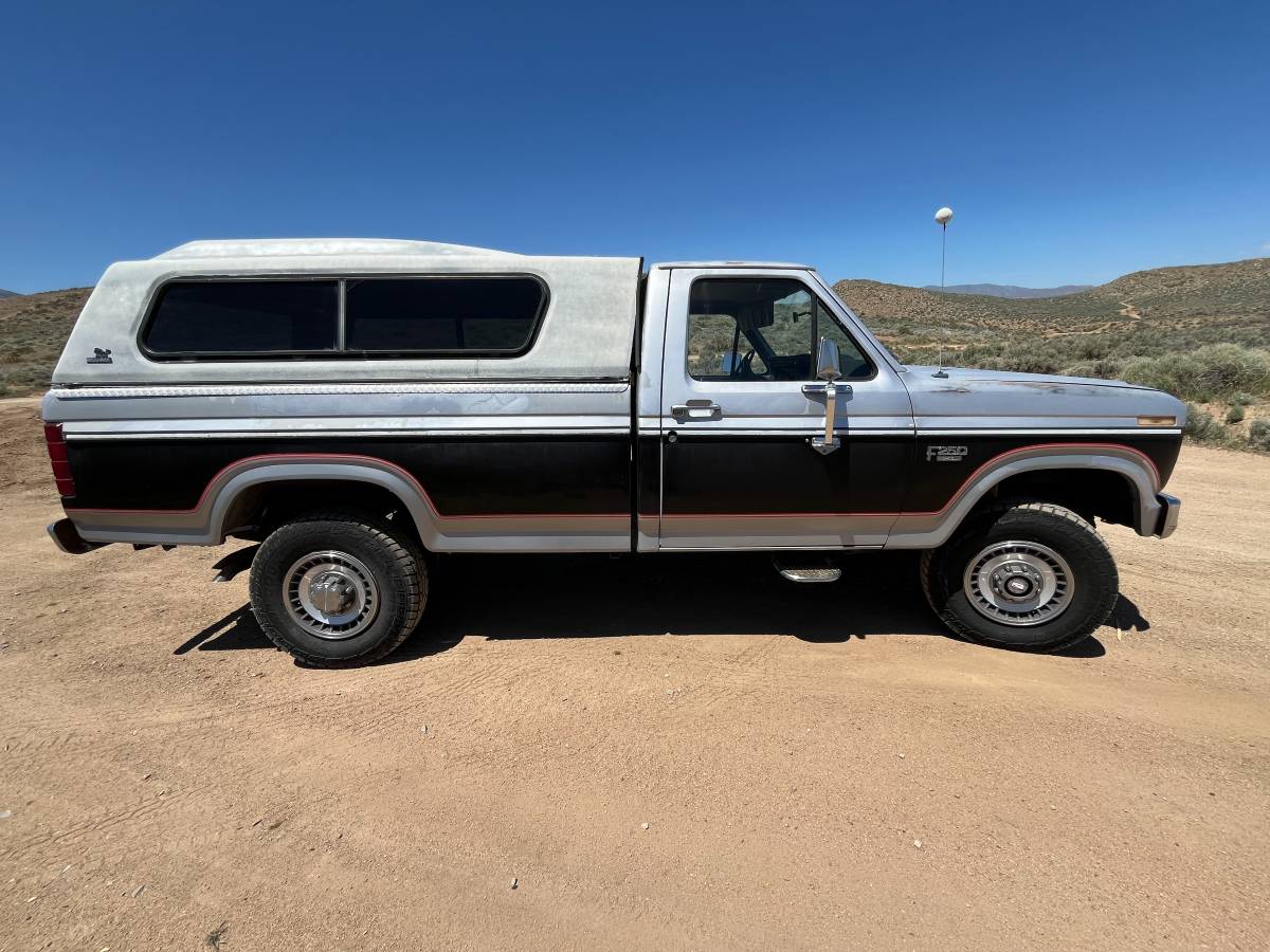 Ford-F-250-xl-1985-silver-4