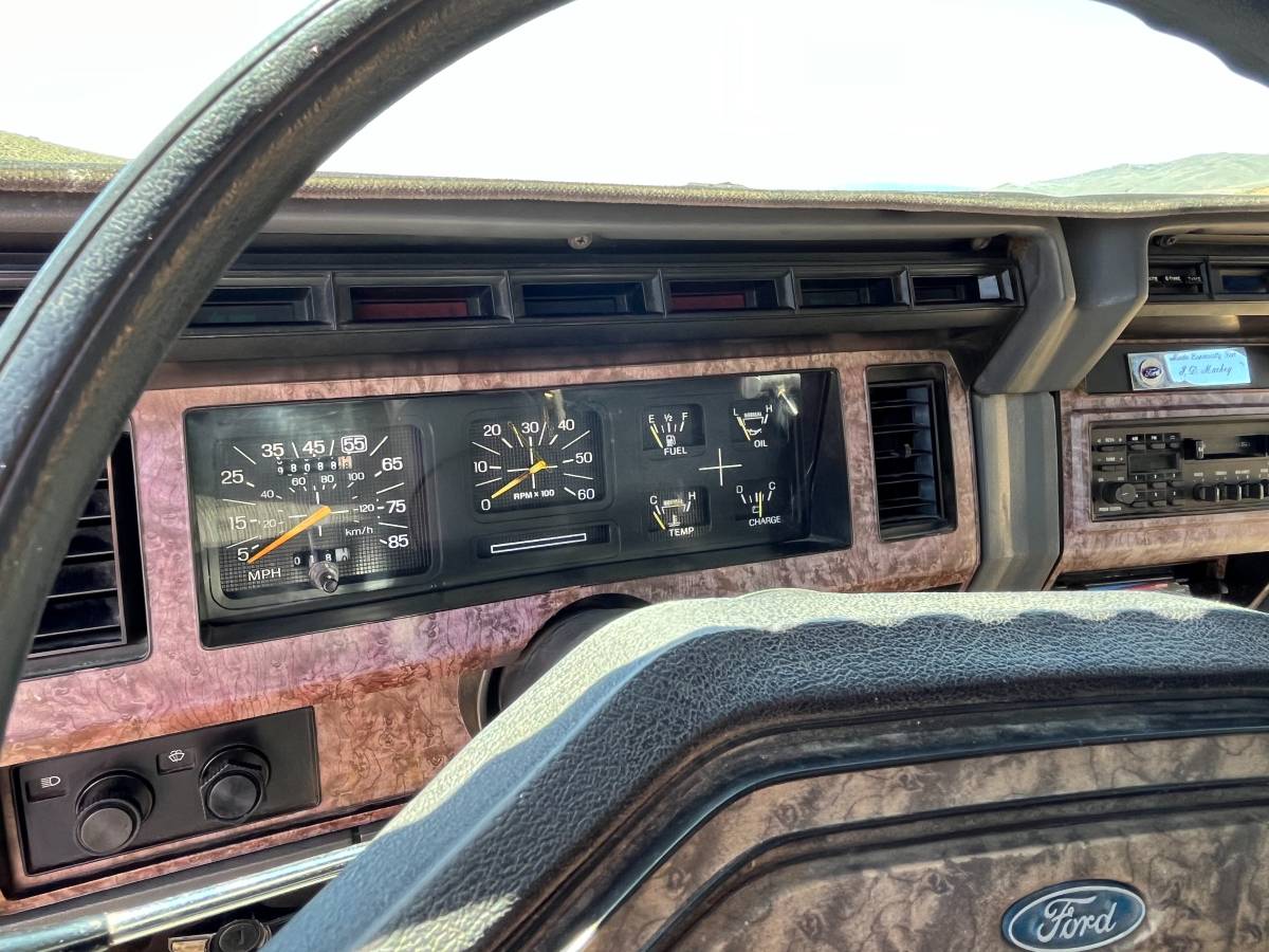 Ford-F-250-xl-1985-silver-9