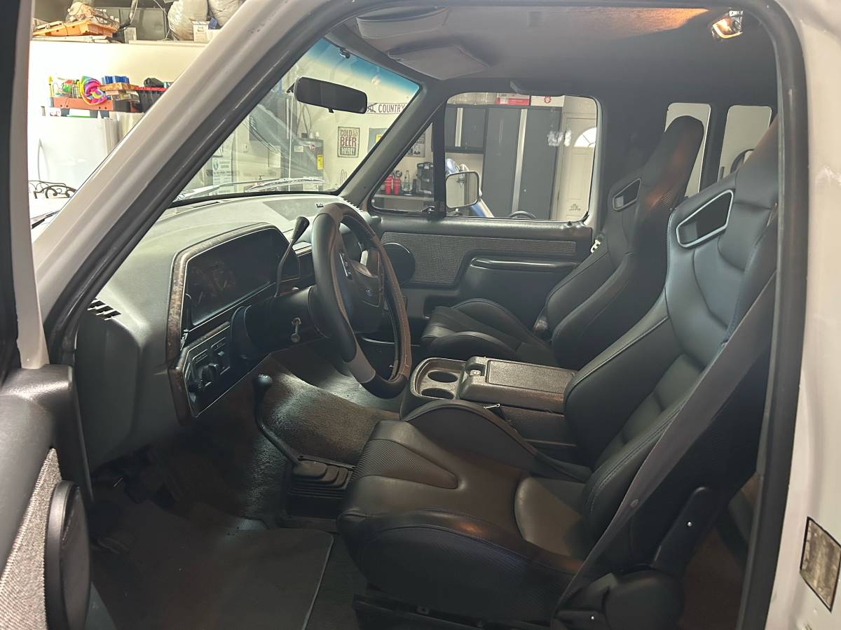 Ford-F-250-xlt-1991-white-3